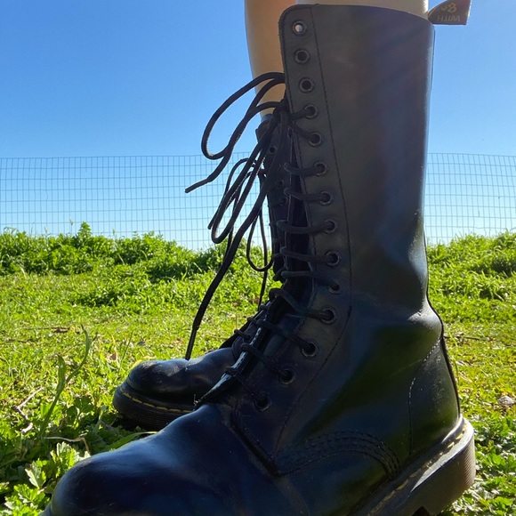 Doc Martens mid calf length size 8 - Picture 2 of 11